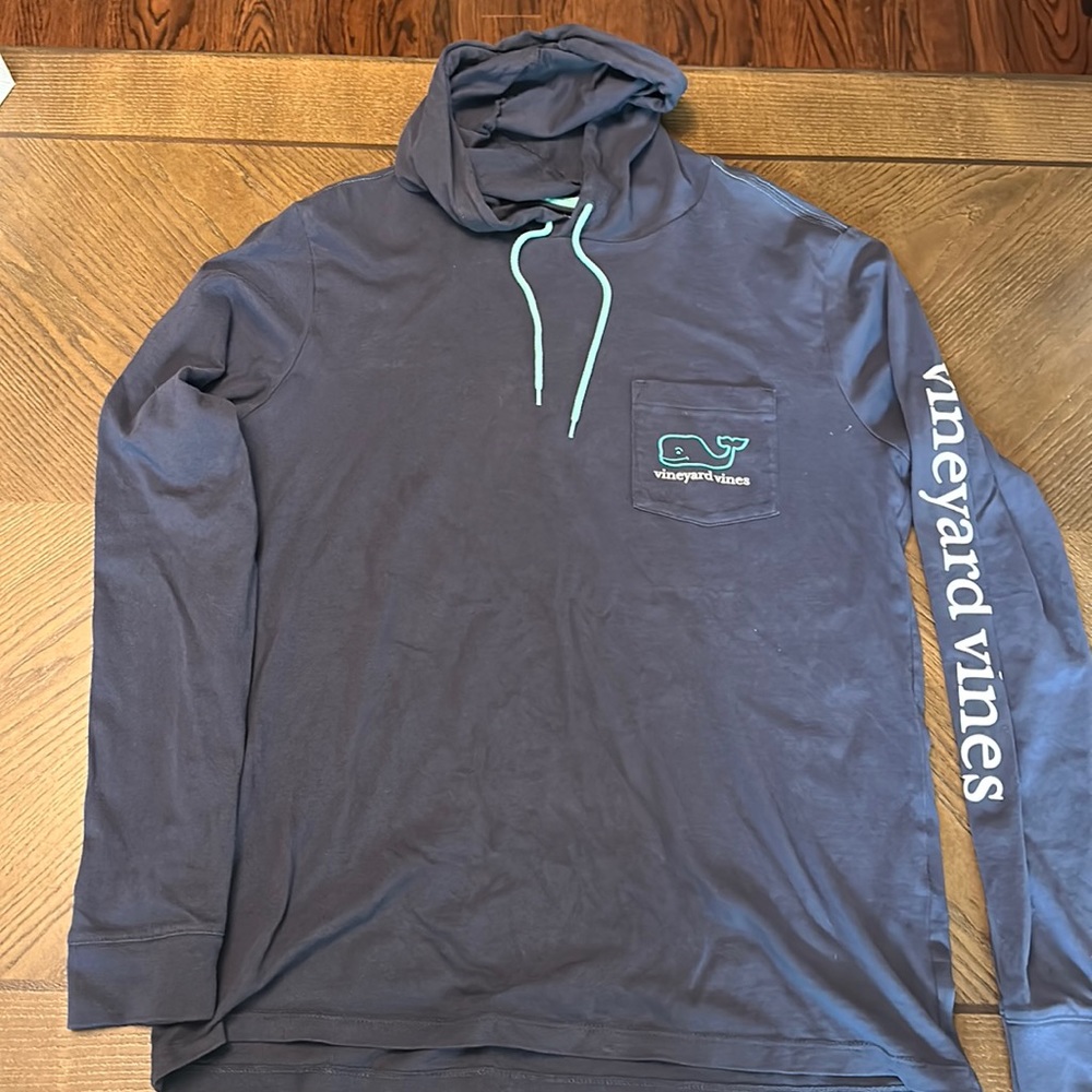 Men’s Size Small Vineyards Vines T-Shirt Hoodie, Blue and Aqua